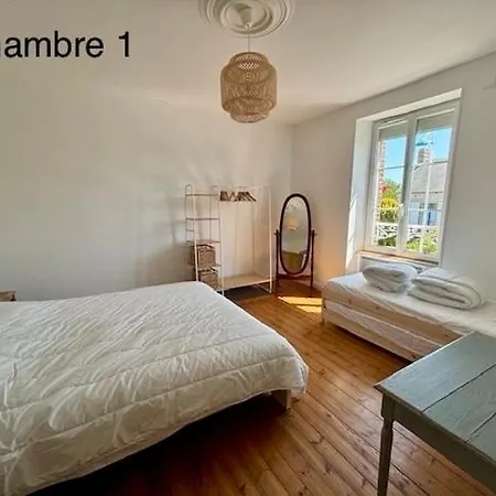 Holiday home Proche Plage, Maison De Bourg Pleine De Charme
