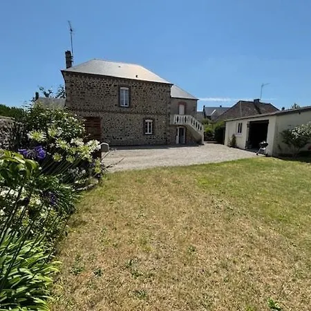 Proche Plage, Maison De Bourg Pleine De Charme