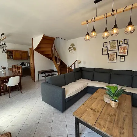 Holiday home Proche Plage, Maison De Bourg Pleine De Charme