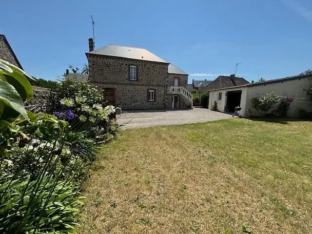 Proche Plage, Maison De Bourg Pleine De Charme